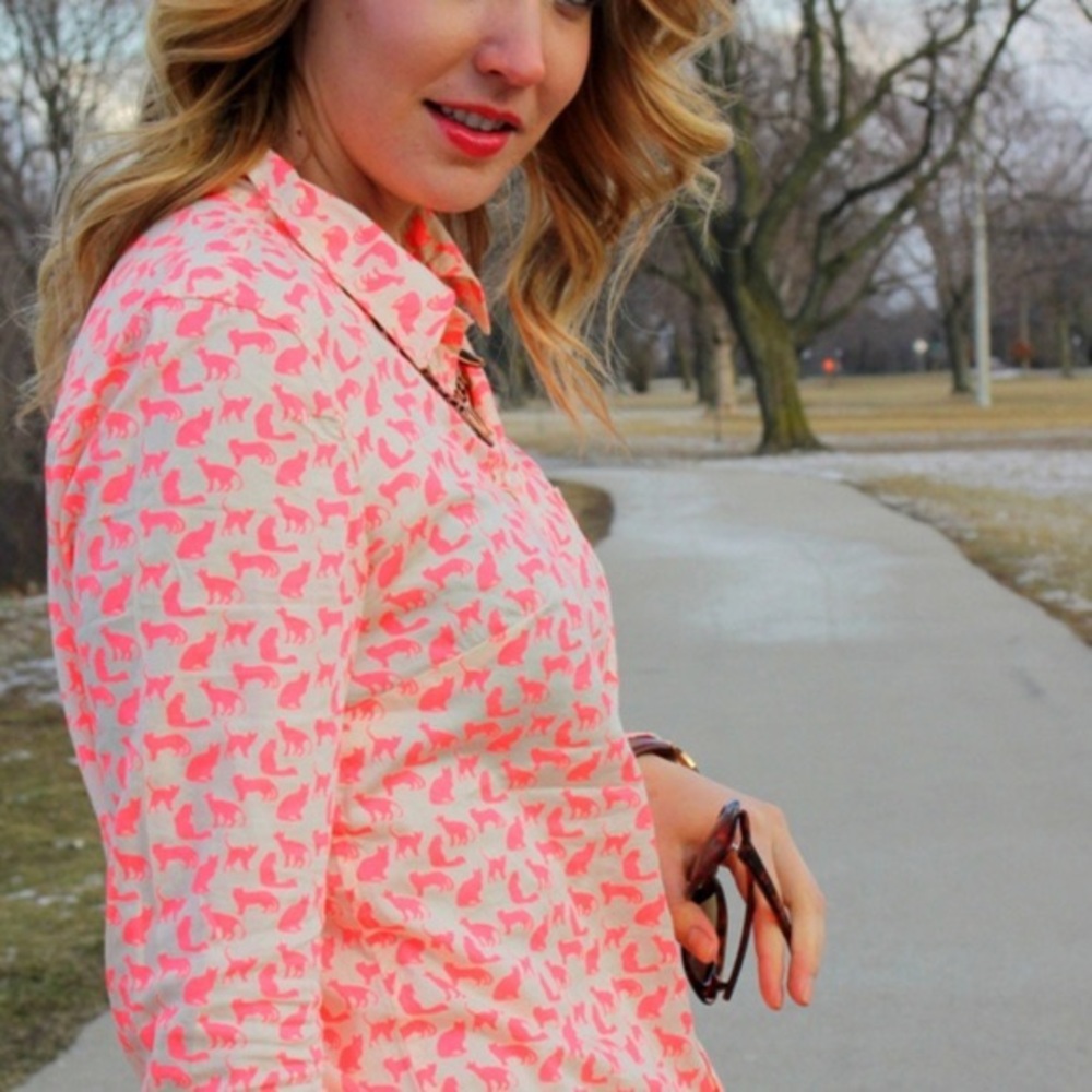 GAP Boyfriend shirt, pink cats! Small
